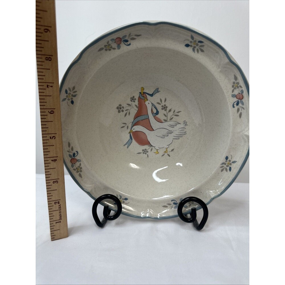 VINTAGE MARMALADE BY INTERNATIONAL CHINA 9" SERVING BOWL GEESE